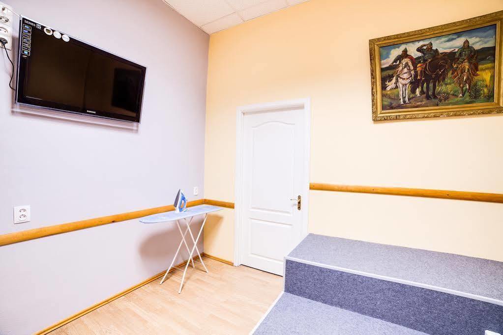 Night & Day Hostel Kiev Exterior photo