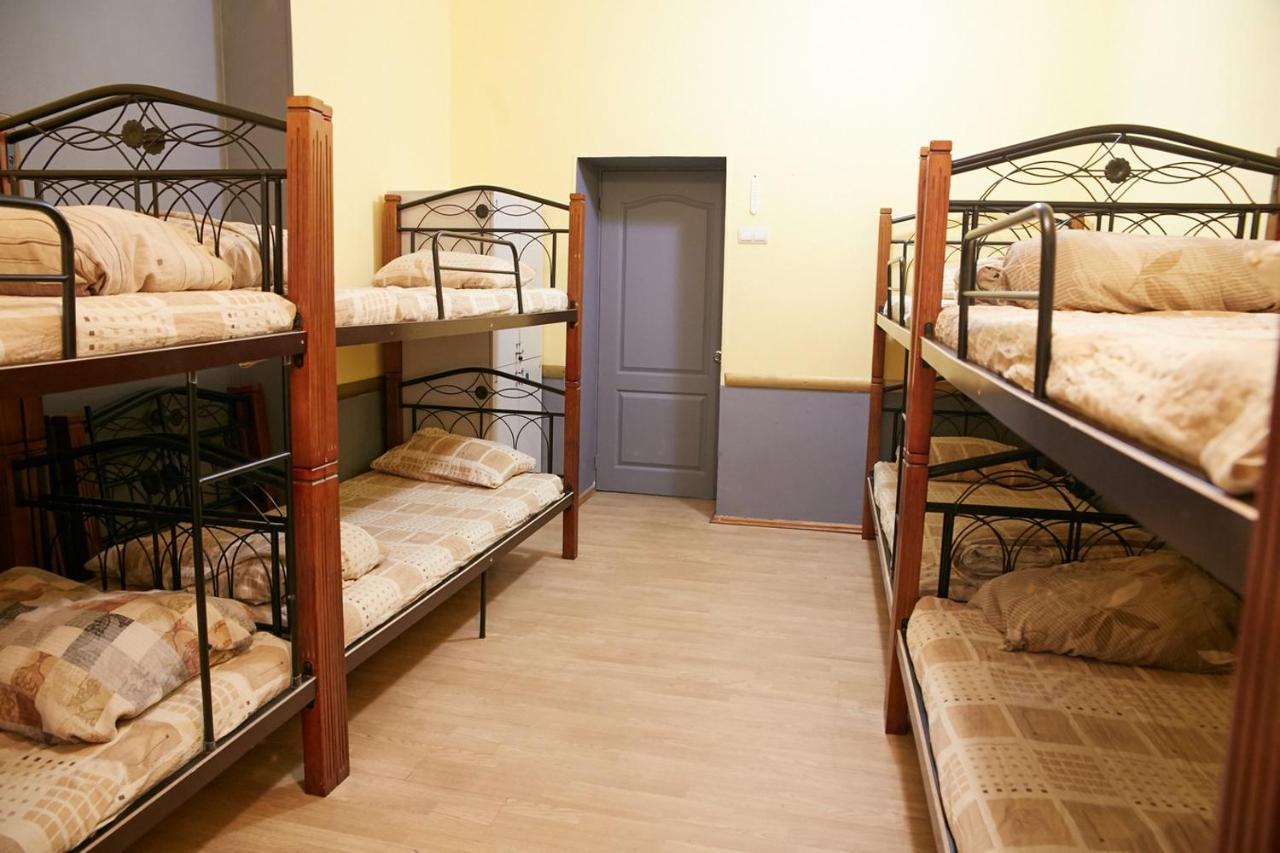 Night & Day Hostel Kiev Exterior photo